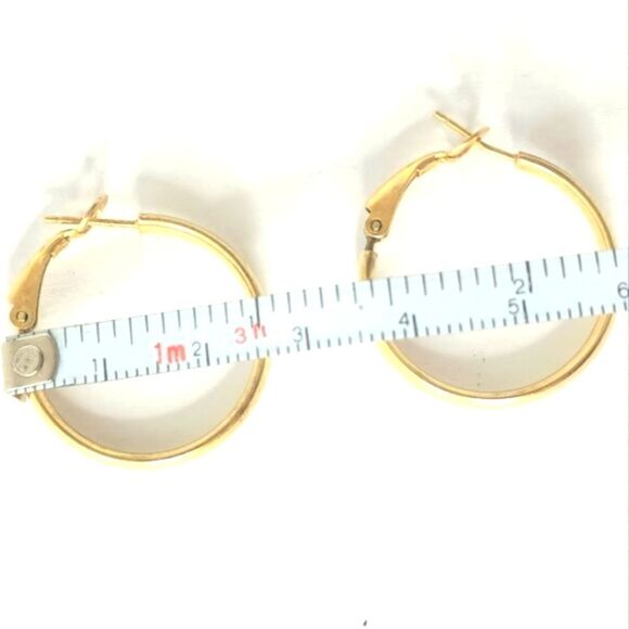 Vintage signed classic gold hoop earrings - Picture 6 of 7